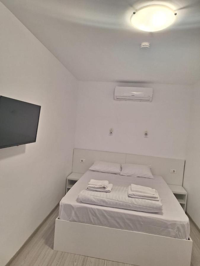 The Continental Studios Bucureşti Ngoại thất bức ảnh